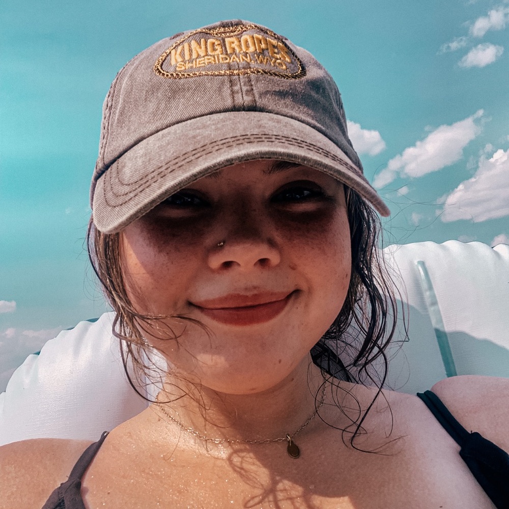 Meet your Posher, Madelyn